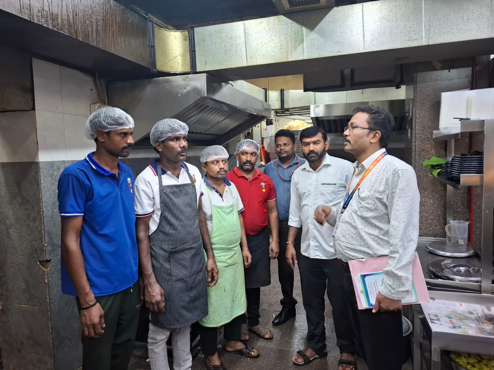 ಬೆಂ.ಗ್ರಾ.ಜಿಲ್ಲೆಯ 23 ಆಹಾರ ಉದ್ದಿಮೆಗಳಿಗೆ ನೋಟಿಸ್ ಜಾರಿ ಹಾಗೂ 20,000 ದಂಡ ಸಂಗ್ರಹ