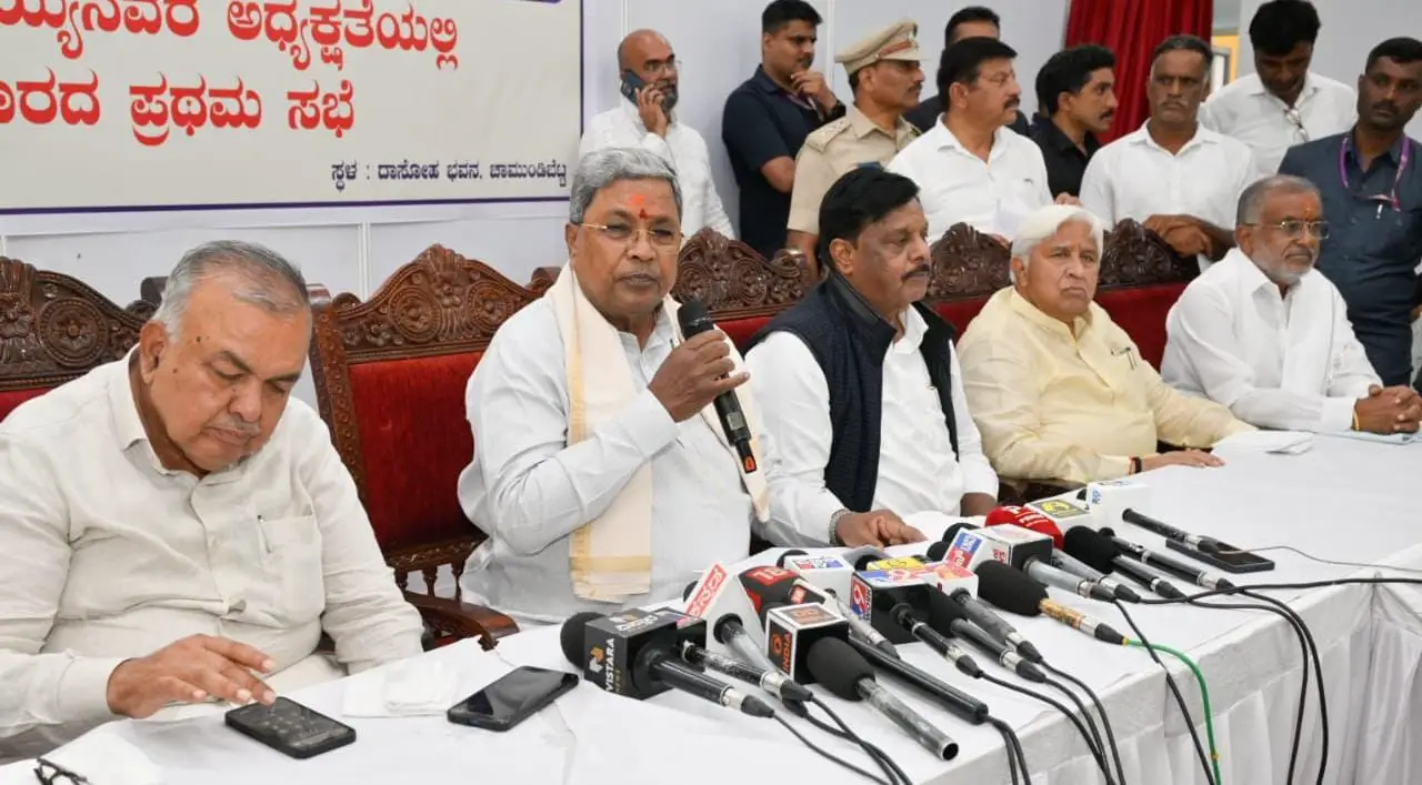 ಚಾಮುಂಡೇಶ್ವರಿ ಕ್ಷೇತ್ರದಲ್ಲಿ ವಸ್ತ್ರ ಸಂಹಿತೆ ಇಲ್ಲ: ಸಿಎಂ ಸಿದ್ದರಾಮಯ್ಯ