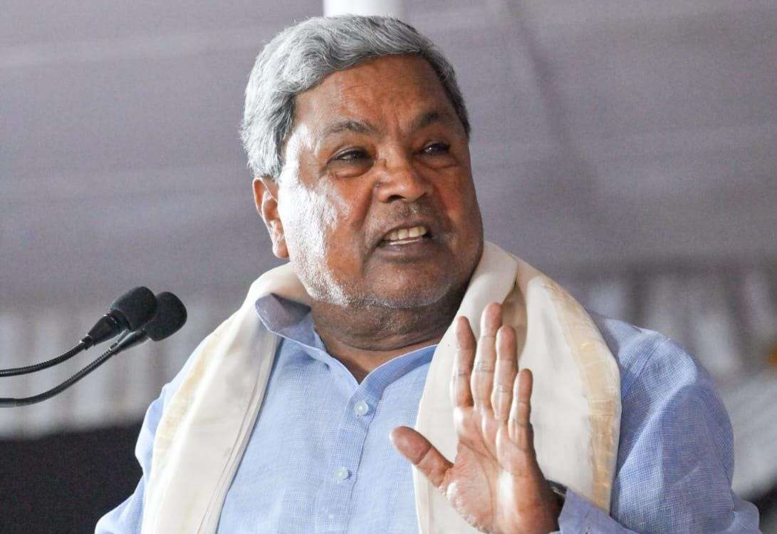 ಕುಮಾರಸ್ವಾಮಿ, ಯಡಿಯೂರಪ್ಪ ನನ್ನನ್ನು ಮುಗಿಸ್ತೀನಿ ಅಂದುಕೊಂಡಿದ್ದರೆ ಅದು ಅವರ ಮೂರ್ಖತನ: ಕೆರಳಿದ ಸಿಎಂ