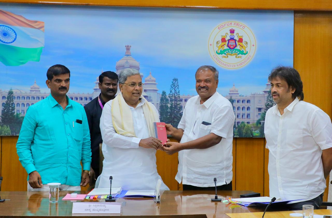 ಪ್ರಾಥಮಿಕ ಶಾಲಾ ಶಿಕ್ಷಕರ ಸೇವಾ ಬೇಡಿಕೆಗಳ ಪರಿಶೀಲಿಸಿ ಸೂಕ್ತ ಕ್ರಮ: ಸಿಎಂ ಸಿದ್ದರಾಮಯ್ಯ