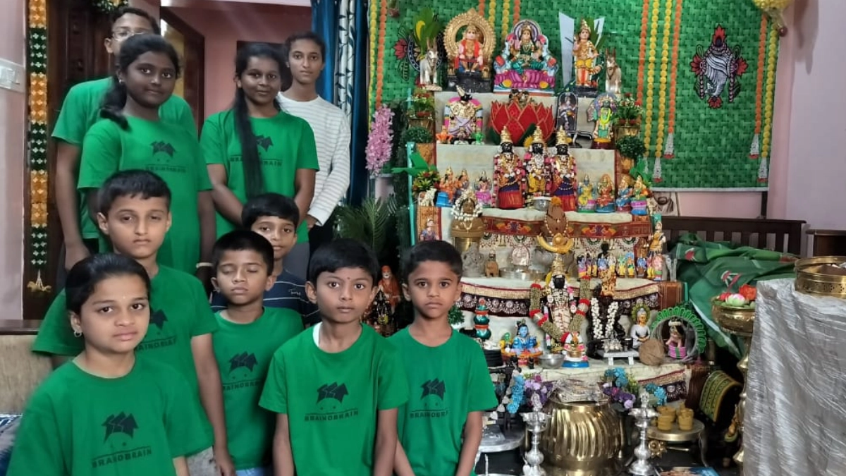 Dasara; ದೊಡ್ಡಬಳ್ಳಾಪುರದ ಮನೆ ಮನೆಗಳಲ್ಲಿ ದಸರಾ ಬೊಂಬೆಗಳ ಸಂಭ್ರಮ