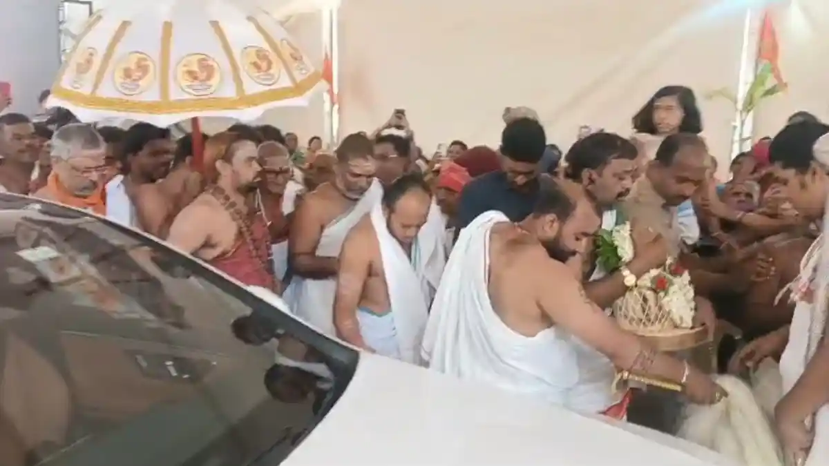 ಉಜ್ಜನಿ ಹೊಸಹಳ್ಳಿಯಲ್ಲಿ ಭಾರತೀ ತೀರ್ಥ ಮಹಾದ್ವಾರ ಉದ್ಘಾಟನೆ: ಸಾವಿರಾರು ಮಂದಿ ಭಾಗಿ