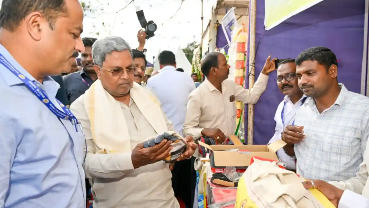 ಸುಳ್ಳು ಕೇಸಲ್ಲಿ ನನ್ನನ್ನು, ನನ್ನ ಧರ್ಮಪತ್ನಿಯನ್ನು ಎಳೀತೀರಾ? ರಾಜ್ಯದ ಜನರೇನು ಮೂರ್ಖರಾ: ಗುಡುಗಿದ ಸಿಎಂ