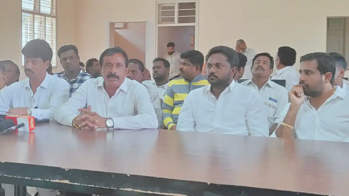 Doddaballapura ಶಾಸಕರು ಬೆಂಬಲಿಗರ ಇಟ್ಟುಕೊಂಡಿರುವುದು ರಾಜಕೀಯ ಮಾಡುವುದಕ್ಕೋ.?, ಬೆದರಿಸುವುದಕ್ಕೋ.?: ಟಿ.ಎಂ.ಪ್ರಭಾಕರ್ ಆಕ್ರೋಶ