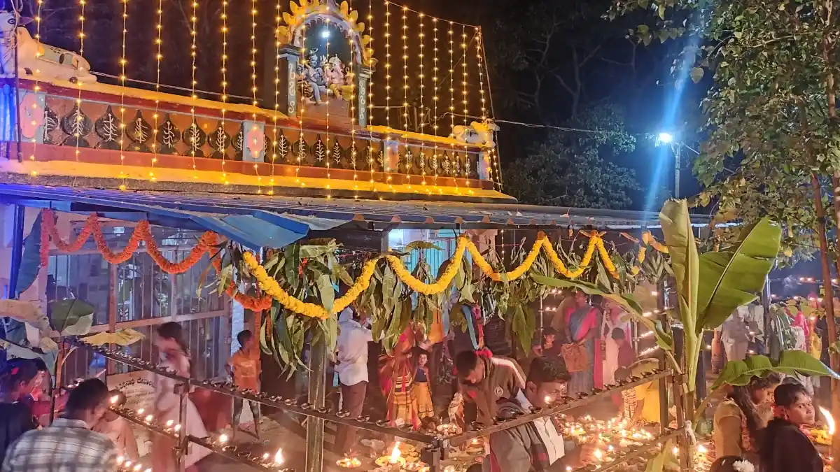Doddaballapura: ಕಾಶಿ ವಿಶ್ವನಾಥ ದೇವಸ್ಥಾನದಲ್ಲಿ ಲಕ್ಷದೀಪೋತ್ಸವ| lakshadeepotsava video