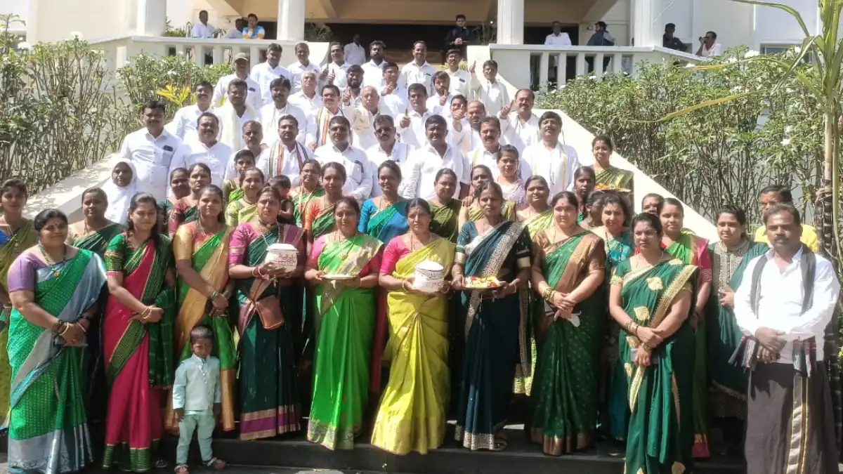 Doddaballapura: ದೊಡ್ಡಬಳ್ಳಾಪುರ ನಗರಸಭೆಯಲ್ಲಿ  ಸಂಕ್ರಾಂತಿ ಆಚರಣೆ.. ಸಾರ್ವಜನಿಕರ ಆಕ್ರೋಶ..!