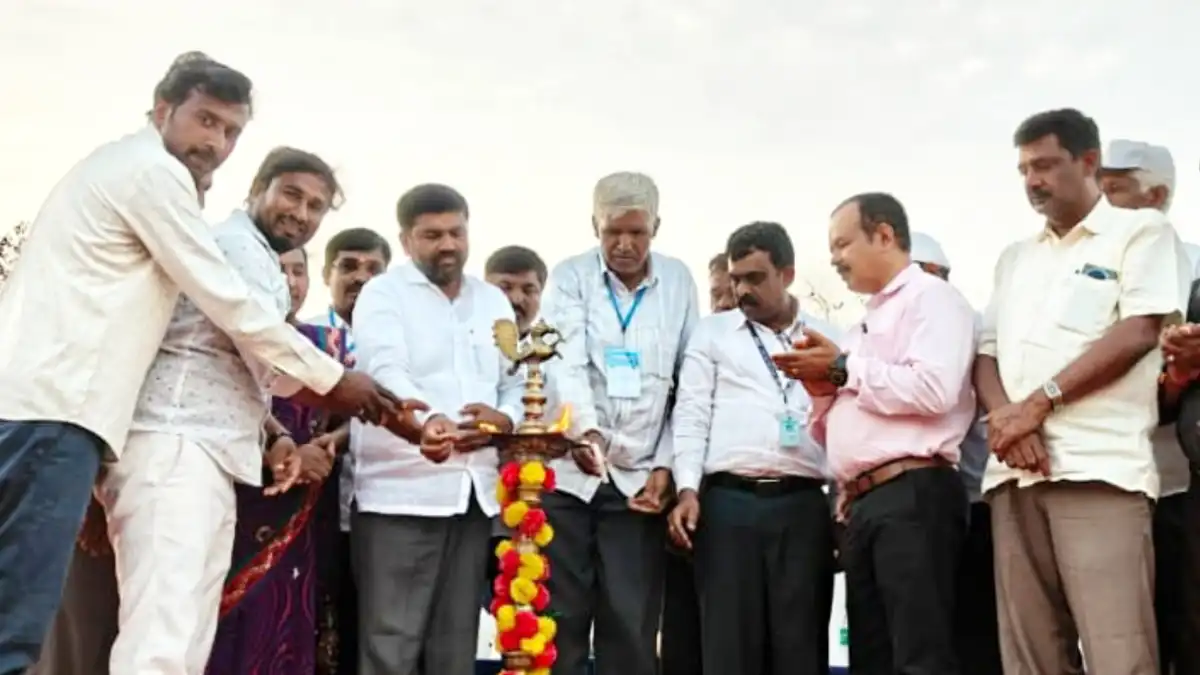 ಉಜ್ಜನಿಯಲ್ಲಿ ಹಾಲು ಕರೆಯುವ ಸ್ಪರ್ಧೆ.. ರೈತರಿಗೆ ಬಮೂಲ್ ನಿರ್ದೇಶಕ ಬಿಸಿ ಆನಂದ್‌ಕುಮಾರ್ ಪ್ರಶಸ್ತಿ