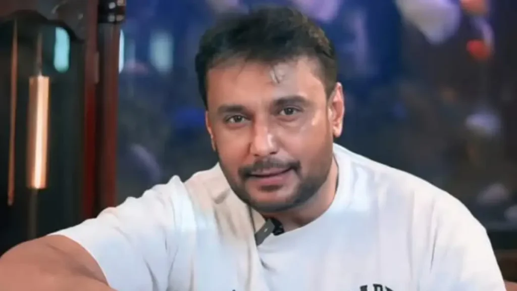 Actor Darshan visits Bhagwati temple