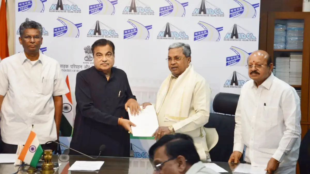 ಕೇಂದ್ರ ಭೂ ಸಾರಿಗೆ ಸಚಿವ ನಿತಿನ್ ಗಡ್ಕರಿಯವರನ್ನು ಭೇಟಿ ಮಾಡಿದ ಸಿಎಂ ಸಿದ್ದರಾಮಯ್ಯ..