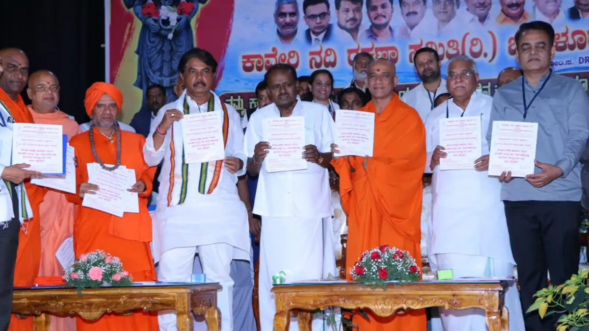 ನಮ್ಮ ದುಡ್ಡಿನಲ್ಲಿ ಅಣೆಕಟ್ಟು ಕಟ್ಟಿ ಬೇರೆಯವರಿಗೆ ನೀರು ಹರಿಸುತ್ತಿದ್ದೇವೆ ಎಂದು ಹೆಚ್.ಡಿ.ಕುಮಾರಸ್ವಾಮಿ ಬೇಸರ