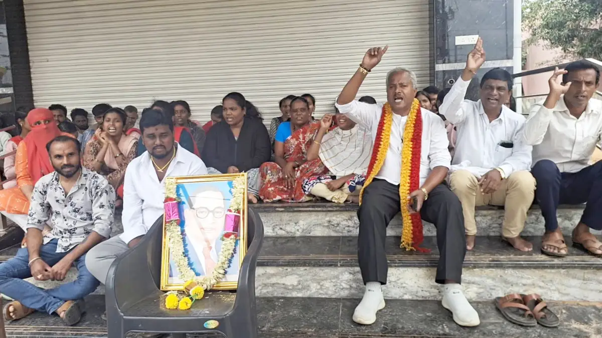 ದೊಡ್ಡಬಳ್ಳಾಪುರ: ಸೆವೆನ್ ಹಿಲ್ಸ್ ಆಸ್ಪತ್ರೆ ಕಾರ್ಮಿಕರ ಪ್ರತಿಭಟನೆ.. ಸ್ಥಳಕ್ಕೆ ಅಧಿಕಾರಿಗಳು ದೌಡು