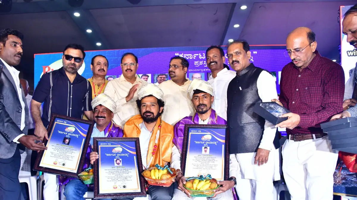 ‘ಪೋಟೋ ಟುಡೇ’: ಹರಿತಲೇಖನಿ ಮುಖ್ಯ ಸಂಪಾದಕ ಸೇರಿ 11 ಮಂದಿ ಪತ್ರಕರ್ತರಿಗೆ “ಕರ್ನಾಟಕ ಛಾಯಾರತ್ನ” ಪ್ರಶಸ್ತಿ