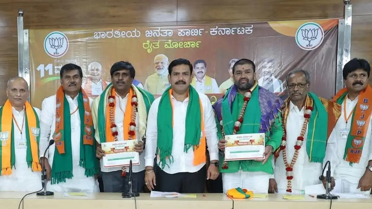 ಬಮೂಲ್ ನಿರ್ದೇಶಕ ಬಿ.ಸಿ.ಆನಂದ್ ಕುಮಾರ್‌ ಅವರಿಗೆ ಬಿ.ವೈ.ವಿಜಯೇಂದ್ರ ಸನ್ಮಾನ
