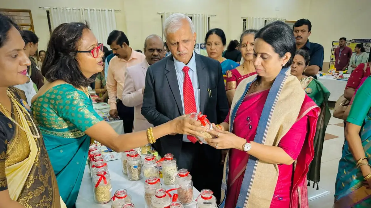 ನೇಮಕಾತಿಯಲ್ಲಿ ಸಮುದಾಯ ವಿಜ್ಞಾನ ಪದವೀಧರರಿಗೆ ಆದ್ಯತೆ: ಸಚಿವೆ ಲಕ್ಷ್ಮೀ ಹೆಬ್ಬಾಳಕರ್