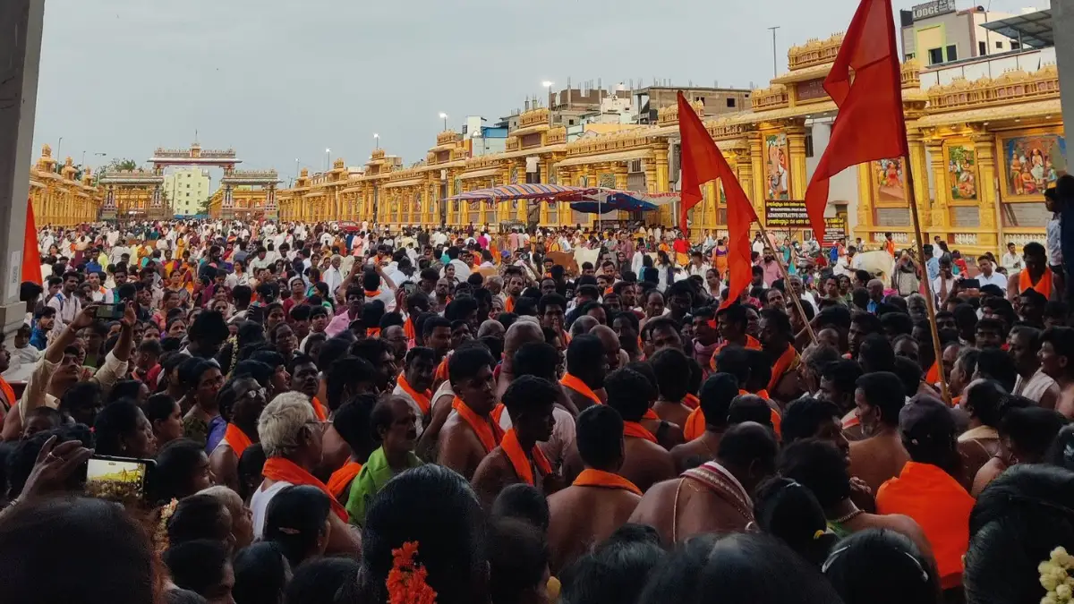 ಗುರು ಪೂರ್ಣಿಮೆ: ಮಂತ್ರಾಲಯದಲ್ಲಿ ಭಕ್ತ ಸಾಗರ