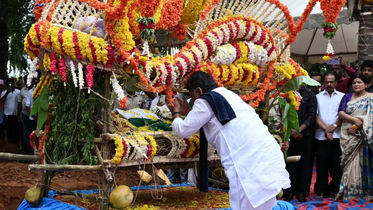ಬಿ. ಸರೋಜಾದೇವಿ ಅವರ ಹೆಸರು ಶಾಶ್ವತವಾಗಿ ಉಳಿಸಲು ಕ್ರಮ: ಡಿಸಿಎಂ ಡಿ.ಕೆ. ಶಿವಕುಮಾರ್