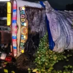 Accident; Lorry overturns on national highway