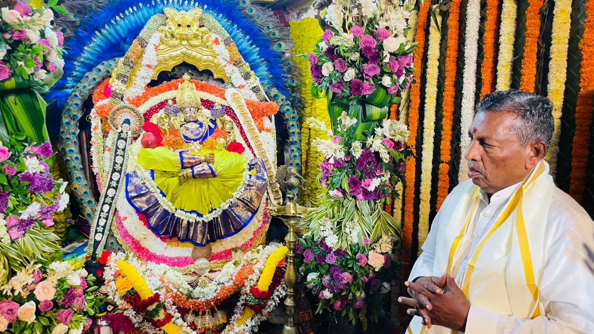 ನಾಡದೇವತೆಯ ದರ್ಶನವನ್ನು ಪಡೆದ ಸಚಿವ ಕೆ.ಹೆಚ್.ಮುನಿಯಪ್ಪ