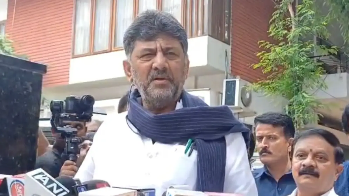 ಸಣ್ಣ ವ್ಯಾಪಾರಿಗಳಿಗೆ GST ಬರೆ: ಬಿಜೆಪಿಯವರು ಬಾಳೆಹಣ್ಣು ತಿಂದು ನಮ್ಮ ಮೂತಿಗೆ ಒರೆಸಲು ಪ್ರಯತ್ನಿಸುತ್ತಿದ್ದಾರೆ: ಡಿಸಿಎಂ ಡಿ.ಕೆ. ಶಿವಕುಮಾರ್
