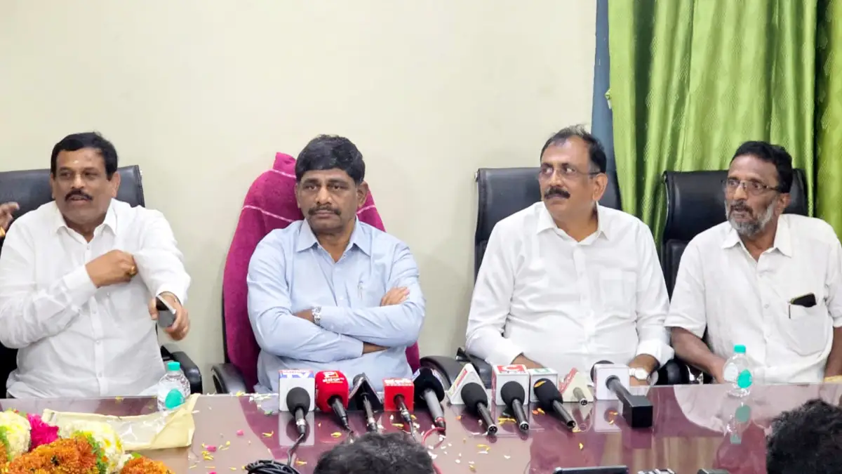ಕಡಿಮೆ ಬೆಲೆಯ ಹಾಲು ಕೊಂಡು ಆರೋಗ್ಯ ಕೆಡಿಸಿಕೊಳ್ಳಬೇಡಿ: ನಂದಿನಿ ಹಾಲು ಬಳಸುವಂತೆ ದೊಡ್ಡಬಳ್ಳಾಪುರದಲ್ಲಿ ಡಿ.ಕೆ. ಸುರೇಶ್ ಮನವಿ