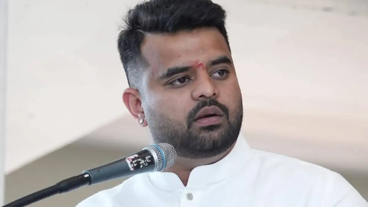 ಅತ್ಯಾಚಾರ ಪ್ರಕರಣ; ಪ್ರಜ್ವಲ್ ರೇವಣ್ಣಗೆ ಬಿಗ್ ಶಾಕ್.. ಶಿಕ್ಷೆ ವಿಧಿಸಿದ ನ್ಯಾಯಾಲಯ