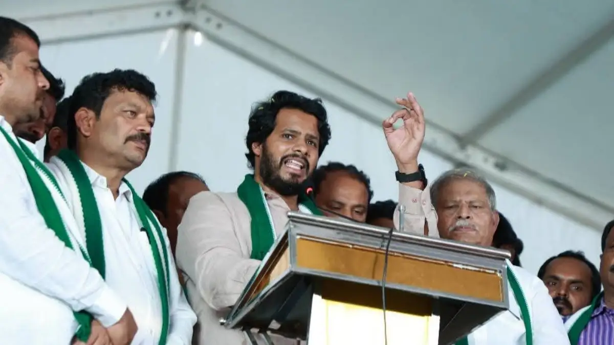 ಜಮೀನನ್ನ ರೈತರಿಗೆ ದಾನ ಮಾಡ್ತೇವೆ: ಡಿಸಿಎಂ ಡಿ.ಕೆ. ಶಿವಕುಮಾರ್ ಗೆ ನಿಖಿಲ್ ಕುಮಾರಸ್ವಾಮಿ ಸವಾಲು