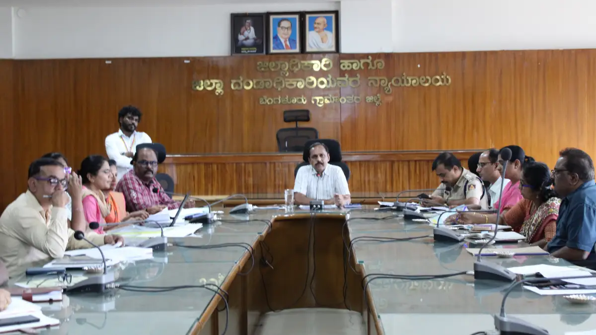 ಶಾಲಾ- ಕಾಲೇಜು ಆವರಣದಲ್ಲಿ ತಂಬಾಕು ನಿಷೇಧ ಸೂಚನಾ ಫಲಕ ಕಡ್ಡಾಯ: ಜಿಲ್ಲಾಧಿಕಾರಿ ಎ.ಬಿ ಬಸವರಾಜು