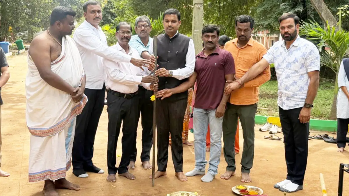 ದೊಡ್ಡಬಳ್ಳಾಪುರ: ನವೋದಯ ಶಾಲೆಗೆ ಉದ್ಯಮಿ ಸಂದೀಪ್‌ರಿಂದ ಕಾಂಕ್ರೀಟ್ ರಸ್ತೆ ನೆರವು.!