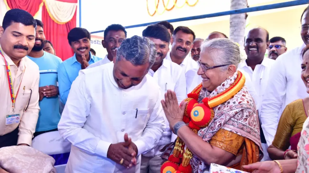 Infosys: ಬೆಂ.ಗ್ರಾ.ಜಿಲ್ಲೆಯ ಸರ್ಕಾರಿ ಶಾಲೆಗಳಿಗೆ ಶುಕ್ರದೆಸೆ; ಚಾಲನೆ ನೀಡಿದ ಸುಧಾ ಮೂರ್ತಿ