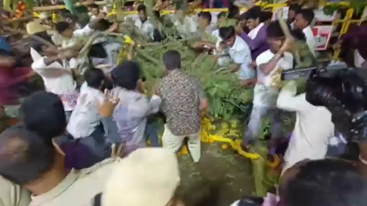 ಬನ್ನಿ ಮರ ಪೂಜೆ ವೇಳೆ ನೂಕುನುಗ್ಗಲು..!| Video