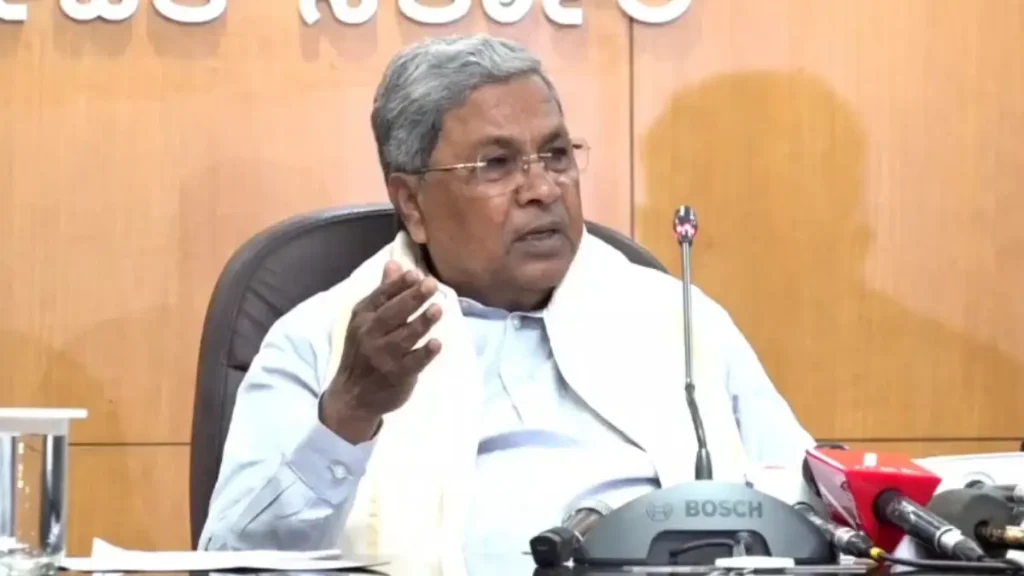Rs.20,000 honorarium for surveyors; CM Siddaramaiah