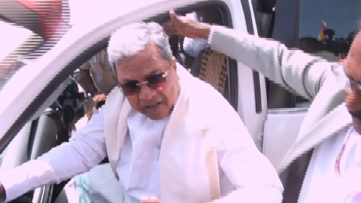 ಊಟಕ್ಕೆ ಸೇರುವುದೇ ದೊಡ್ಡ ಅಪರಾಧವೇ: ಖಾಸಗಿ ಚಾನಲ್‌ಗಳ ಪ್ರಶ್ನೆಗೆ CM ಗರಂ| Video ನೋಡಿ