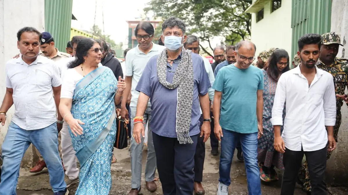 ಬೆಂಗಳೂರಿನ ಸೌಲಭ್ಯ ಬಳಸಿಕೊಂಡು ಬೆಳೆದವರು ಟೀಕೆ ಹಾಗೂ ಟ್ವೀಟ್ ಮಾಡುತ್ತಿದ್ದಾರೆ: ಡಿಸಿಎಂ ಡಿ.ಕೆ.ಶಿವಕುಮಾರ್