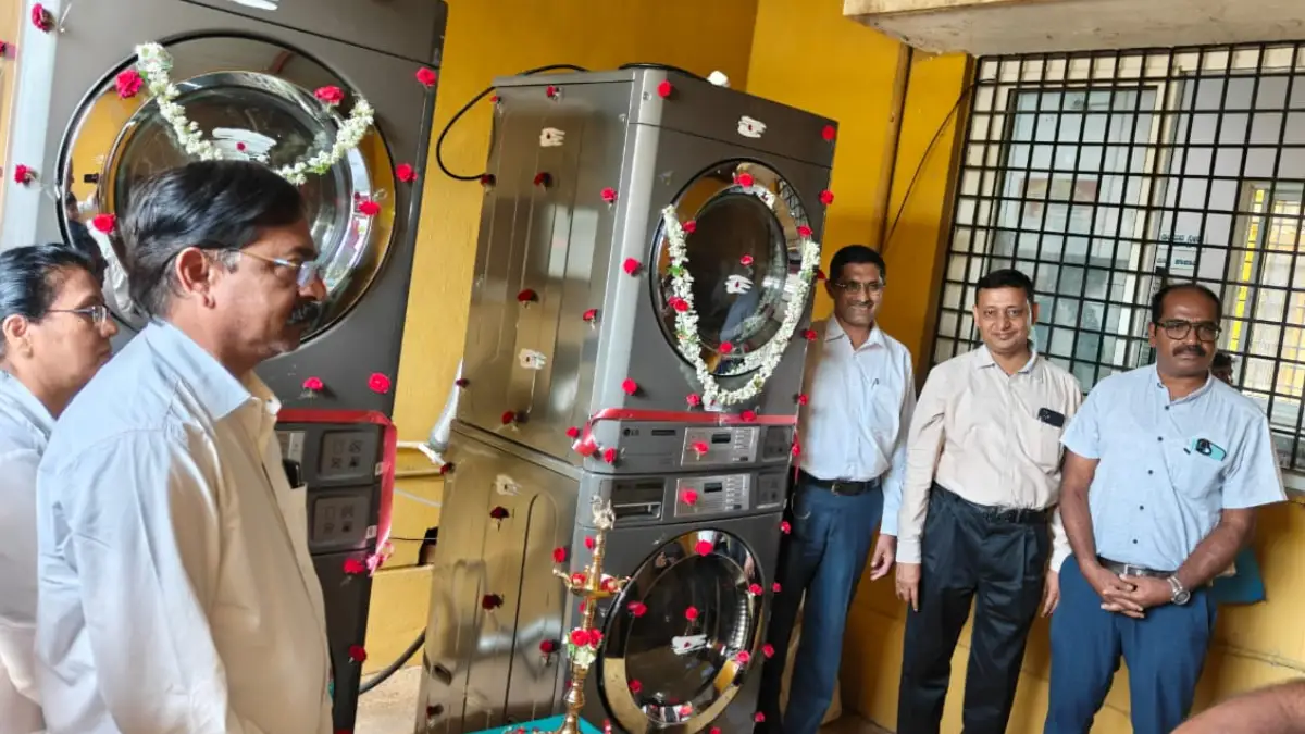 ದೊಡ್ಡಬಳ್ಳಾಪುರ: ಸರ್ಕಾರಿ ಆಸ್ಪತ್ರೆಗೆ 10 ಲಕ್ಷ ರೂ. CSR ಅನುದಾನದಲ್ಲಿ ವಾಷಿಂಗ್ ಮಷೀನ್ ಕೊಡುಗೆ..!