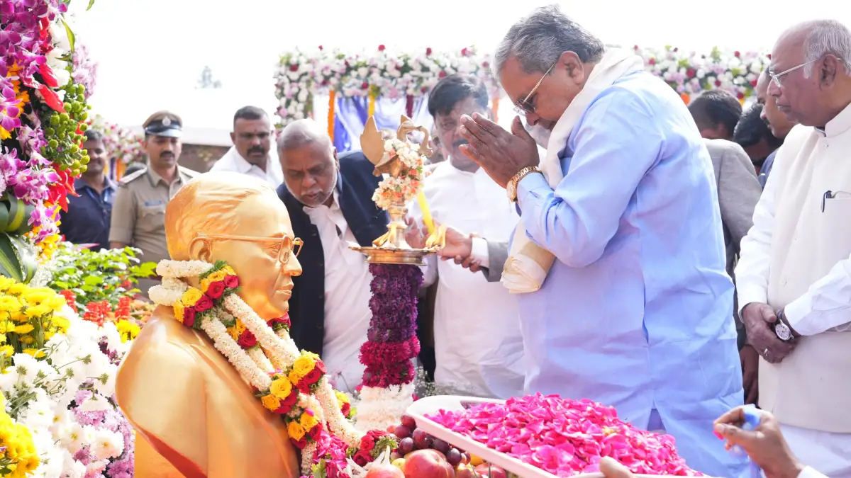 ಹೆಚ್.ಡಿ.ಕುಮಾರಸ್ವಾಮಿ ಮನುವಾದಿಗಳಾಗಿದ್ದಾರೆ: ಸಿಎಂ ಸಿದ್ದರಾಮಯ್ಯ