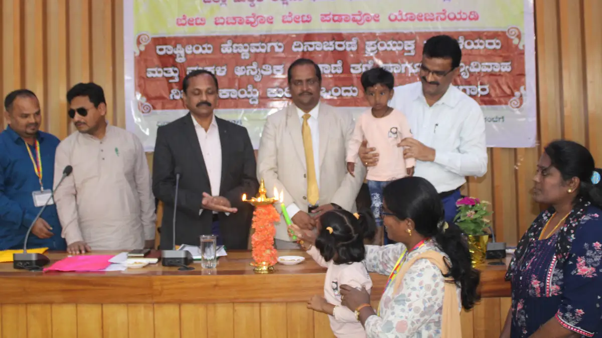 ಹೆಣ್ಣು ಮಕ್ಕಳು ಸಮಾಜದ ಮುಖ್ಯವಾಹಿನಿಗೆ ಬರಬೇಕು: ನ್ಯಾ.ಭೀಮಸೇನ ಬಾಗಡಿ