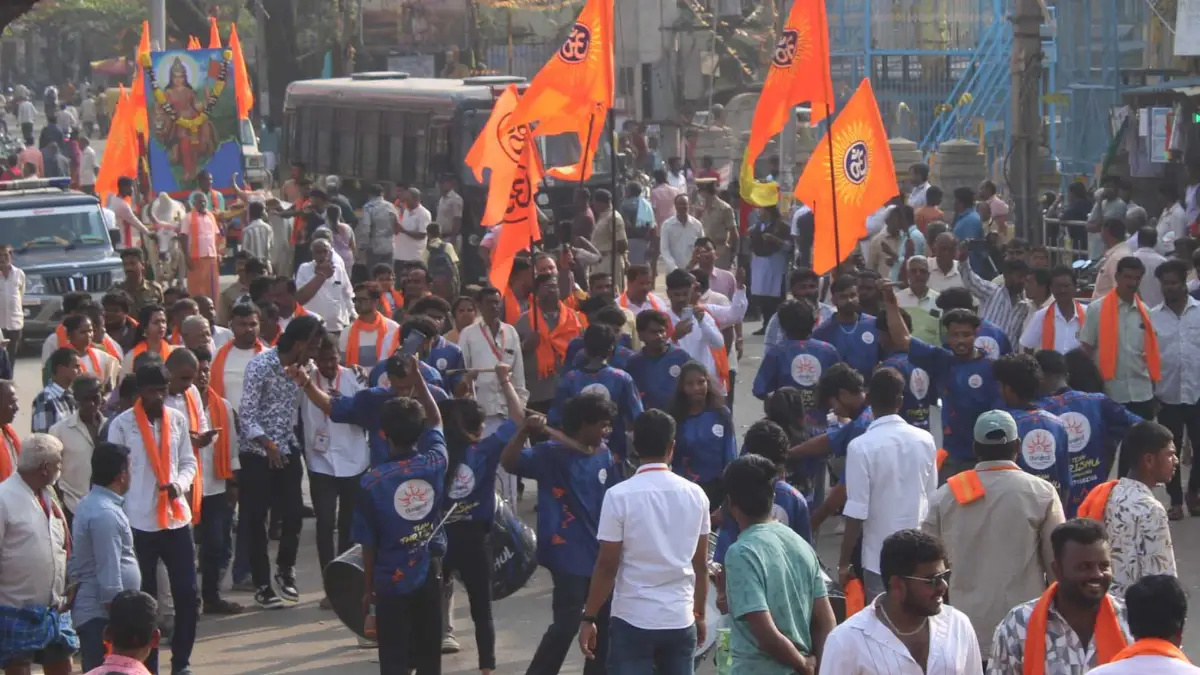 ದೊಡ್ಡಬಳ್ಳಾಪುರದಲ್ಲಿ ಸಂಭ್ರಮದ ಹಿಂದೂ ಸಮಾಜ್ಯೋತ್ಸವ.. ಶೋಭಾಯಾತ್ರೆ, ದೇವತಾ ಮೂರ್ತಿಗಳ ಪ್ರತಿಷ್ಟಾಪನೆ