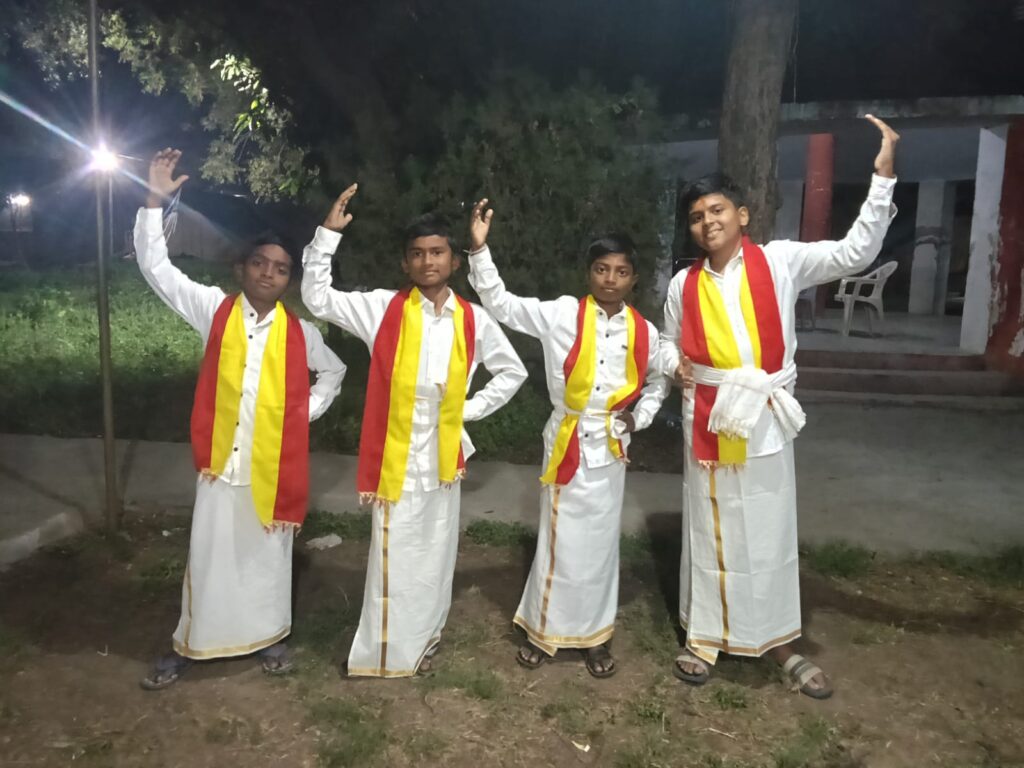 ರಾಷ್ಟ್ರಪತಿ ಅವಾರ್ಡ್ ಸಮಾರಂಭಕ್ಕೆ ದೊಡ್ಡಬಳ್ಳಾಪುರದ ನಳಂದ ಪ್ರೌಢಶಾಲೆಯ 8 ವಿದ್ಯಾರ್ಥಿಗಳು ಆಯ್ಕೆ 3 ರಾಷ್ಟ್ರಪತಿ ಅವಾರ್ಡ್ ಸಮಾರಂಭಕ್ಕೆ ದೊಡ್ಡಬಳ್ಳಾಪುರದ ನಳಂದ ಪ್ರೌಢಶಾಲೆಯ 8 ವಿದ್ಯಾರ್ಥಿಗಳು ಆಯ್ಕೆ