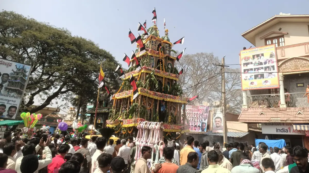 ದೊಡ್ಡಬಳ್ಳಾಪುರ: ವಿಜೃಂಭಣೆಯ ಪ್ರಸನ್ನ ವೆಂಕಟರಮಣಸ್ವಾಮಿ ಬ್ರಹ್ಮರಥೋತ್ಸವ