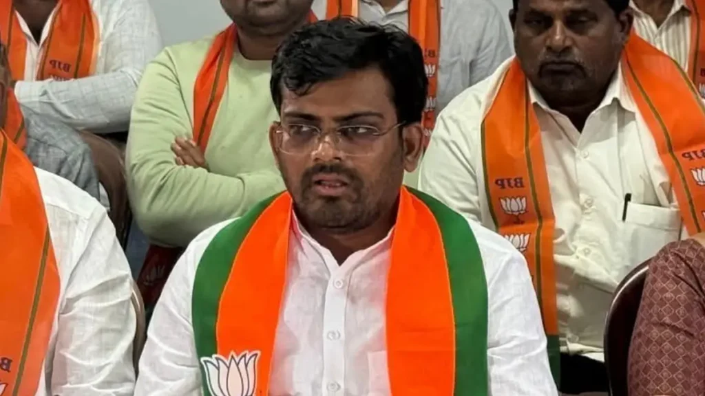 BJP MLA falls into Loka's trap while accepting bribe