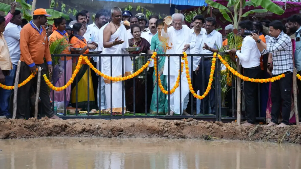 ರಾಜಘಟ್ಟ ನಂದಿಕುಂಟೆ ಕೆರೆ ಹಸ್ತಾಂತರಿಸಿದ ಡಾ.ಡಿ. ವೀರೇಂದ್ರ ಹೆಗ್ಗಡೆ