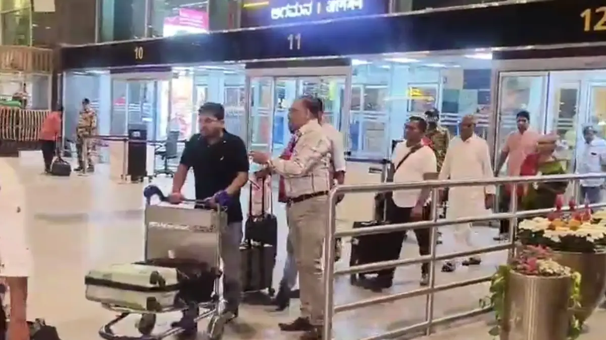 ಆಪರೇಷನ್ ಕಮಲ ಆತಂಕ; ಬೆಂಗಳೂರಿಗೆ ಶಾಸಕರು..! ಡಿ.ಕೆ. ಶಿವಕುಮಾರ್‌ಗೆ ಮತ್ತೊಮ್ಮೆ ಟಾಸ್ಕ್