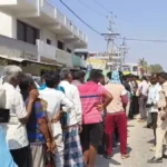 People queue up to get LPG cylinders..!