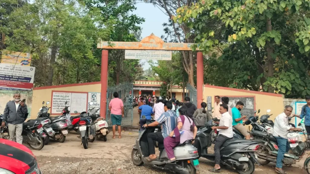 Doddaballapura: SSLC first day exam goes smoothly.. 25 students absent