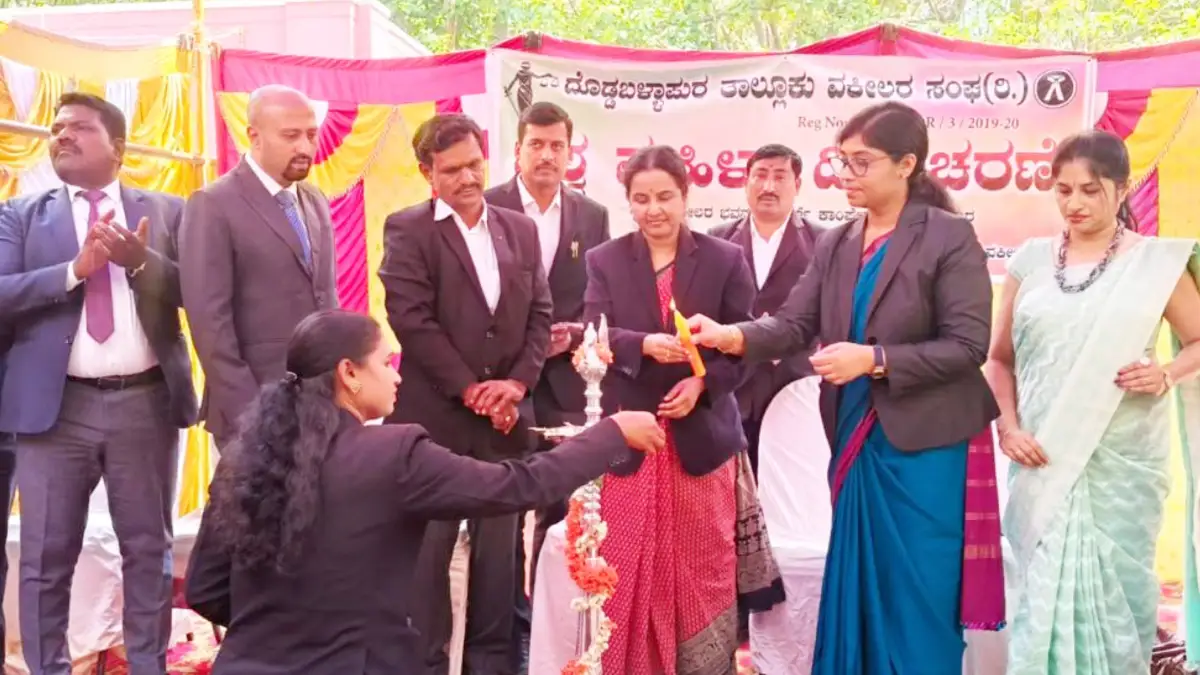 ದೊಡ್ಡಬಳ್ಳಾಪುರ: ನ್ಯಾಯಾಲಯದ ಆವರಣದಲ್ಲಿ ಮಹಿಳಾ ದಿನಾಚರಣೆ ಸಂಭ್ರಮ