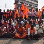 *ದೊಡ್ಡಬಳ್ಳಾಪುರ: ಟೌನ್ ಪೊಲೀಸ್ ಠಾಣೆ ಮುಂದೆ ಹಿಂದೂ ಪರ ಕಾರ್ಯಕರ್ತರ ದಿಢೀರ್ ಪ್ರತಿಭಟನೆ..!* ನಾಳೆ ನಡೆಯಲಿರುವ ಬೃಹತ್ ಶ್ರೀ ರಾಮ ಶೋಭಾಯಾತ್ರೆಗೆ ತೊಂದರೆ ನೀಡುತ್ತಿದ್ದಾರೆಂದು ಆರೋಪಿಸಿ ವಿಶ್ವ ಹಿಂದೂ ಪರಿಷತ್ತ್, ಬಜರಂಗಳದ ಕಾರ್ಯಕರ್ತರು ಹಾಗೂ ಹಿಂದೂ ಪರ ಕಾರ್ಯಕರ್ತರು (Hindu activists) ನಗರದ ಪೊಲೀಸ್ ಠಾಣೆ ಮುಂದೆ (Town Police Station) ಪ್ರತಿಭಟನೆ ನಡೆಸುತ್ತಿದ್ದಾರೆ. https://www.harithalekhani.com/2026/03/28/hindu-activists-protest-in-front-of-the-town-police-station/