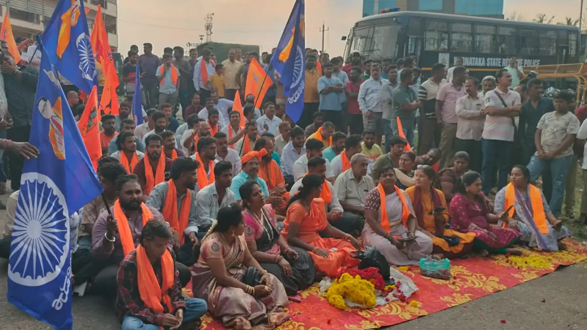 ದೊಡ್ಡಬಳ್ಳಾಪುರ ಶೋಭಾಯಾತ್ರೆ ಮುಂದೂಡಿಕೆ..!; ನ್ಯಾಯಾಲಯದ ಮೊರೆ ಹೋಗಲು ಹಿಂದೂಪರ ಸಂಘಟನೆಗಳ ತೀರ್ಮಾನ