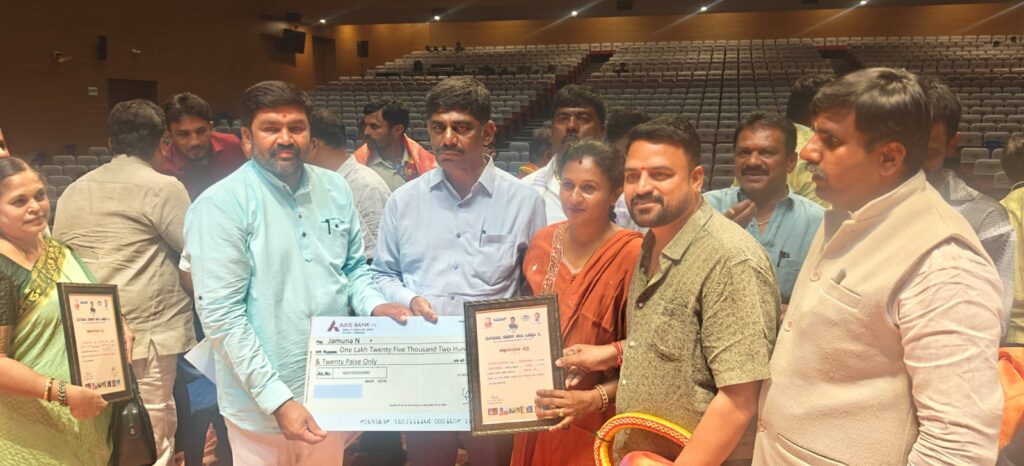 ಅತಿ ಹೆಚ್ಚು ಹಾಲು ಪೂರೈಸಿದ ದೊಡ್ಡಬಳ್ಳಾಪುರದ ರೈತ ಮಹಿಳೆಯರಿಗೆ ಬಮುಲ್‌ನಿಂದ ಭರ್ಜರಿ ಕೊಡುಗೆ..!