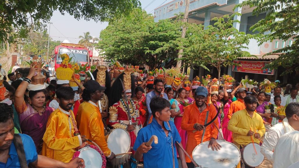 ಅದ್ಧೂರಿ ಸಾಸಲು ಚಿನ್ನಮ್ಮ ಉತ್ಸವ