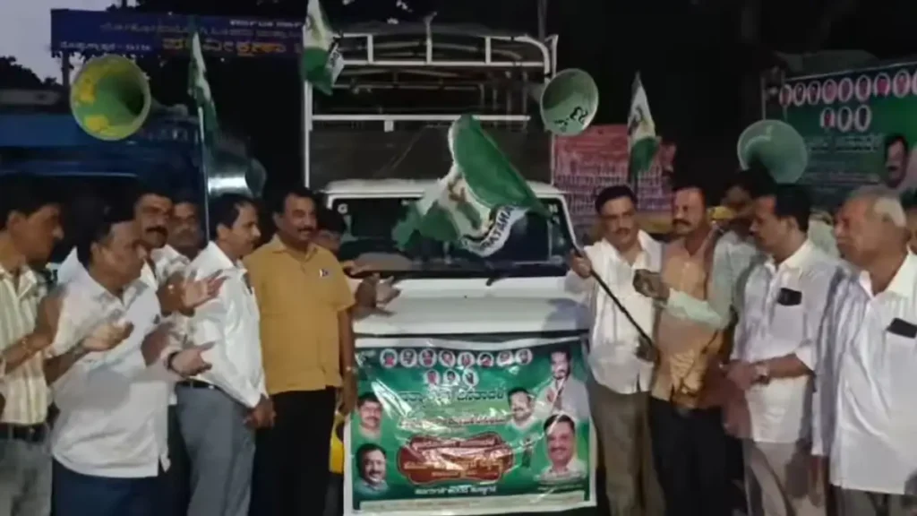 ಮುನೇಗೌಡರ ಮನೆಗೆ JDS ದೊಡ್ಡಬಳ್ಳಾಪುರ ಅಧ್ಯಕ್ಷ ಹರೀಶ್ ಗೌಡ ಭೇಟಿ..!